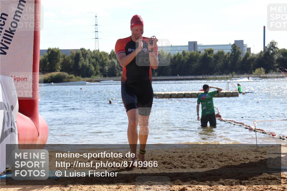07.09.2025 - 19. Norderstedt Triathlon Luisa Fischer http://msf.ph/oto/8749966 07.09.2025 15:16:01 Schwimmen 412 meine-sportfotos.de