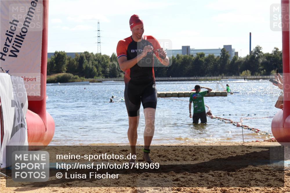 07.09.2025 - 19. Norderstedt Triathlon Luisa Fischer http://msf.ph/oto/8749969 07.09.2025 15:16:01 Schwimmen 412 meine-sportfotos.de