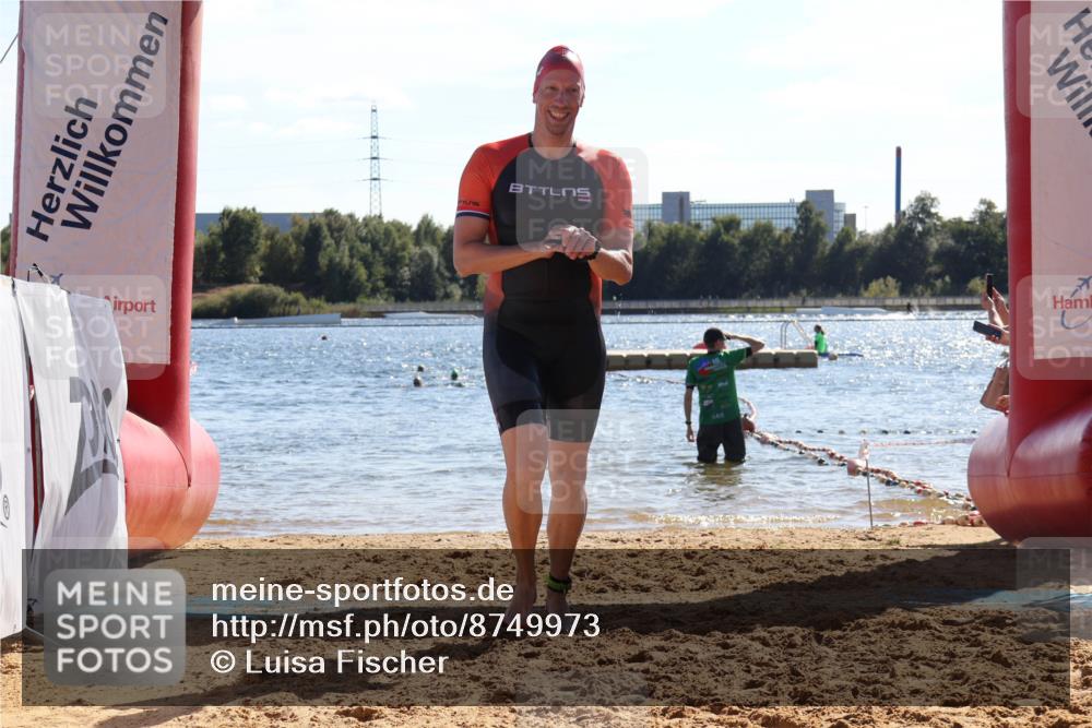 07.09.2025 - 19. Norderstedt Triathlon Luisa Fischer http://msf.ph/oto/8749973 07.09.2025 15:16:01 Schwimmen 412 meine-sportfotos.de