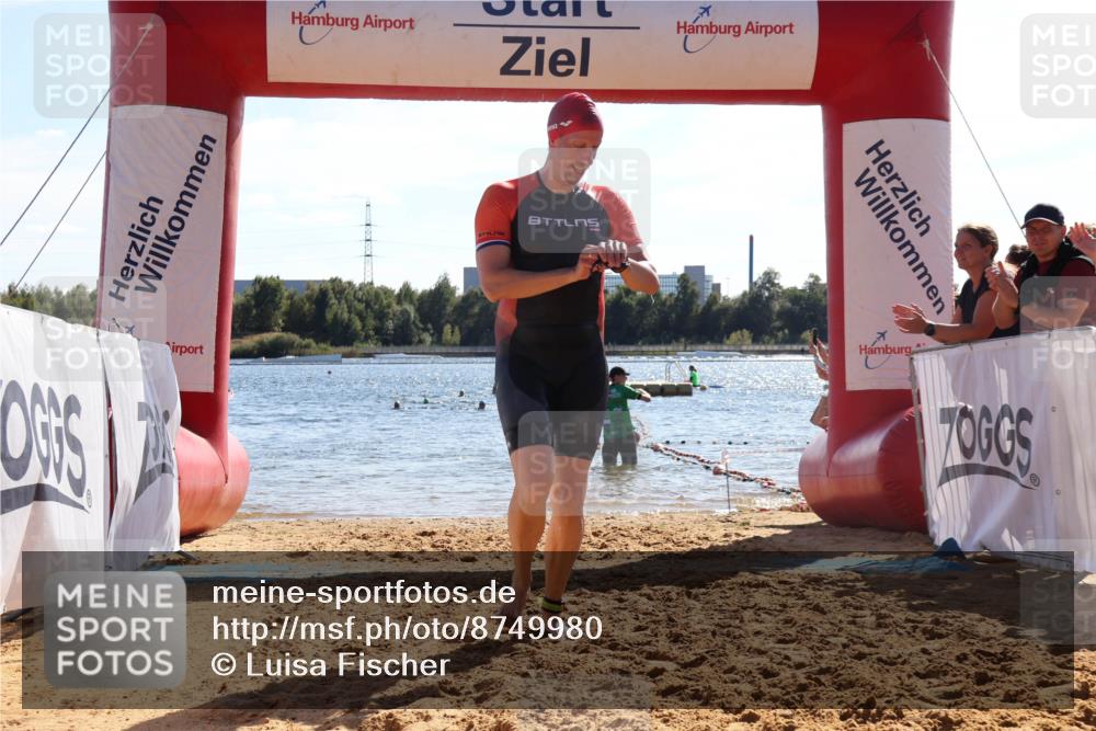 07.09.2025 - 19. Norderstedt Triathlon Luisa Fischer http://msf.ph/oto/8749980 07.09.2025 15:16:02 Schwimmen 412 meine-sportfotos.de