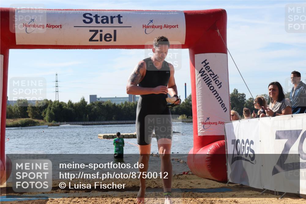 07.09.2025 - 19. Norderstedt Triathlon Luisa Fischer http://msf.ph/oto/8750012 07.09.2025 11:00:26 Schwimmen 784, 1225 meine-sportfotos.de