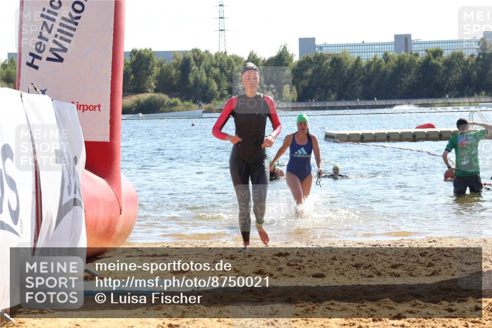 07.09.2025 - 19. Norderstedt Triathlon Luisa Fischer http://msf.ph/oto/8750021 07.09.2025 15:16:48 Schwimmen 941, 957, 1418 meine-sportfotos.de