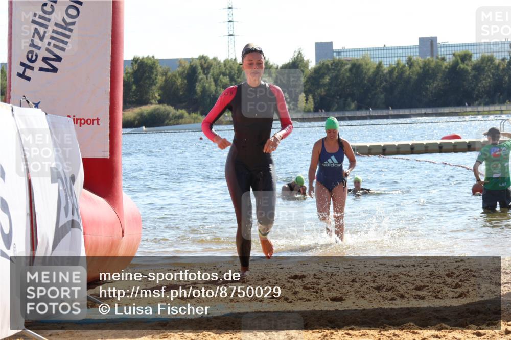 07.09.2025 - 19. Norderstedt Triathlon Luisa Fischer http://msf.ph/oto/8750029 07.09.2025 15:16:49 Schwimmen 941, 957, 1418 meine-sportfotos.de
