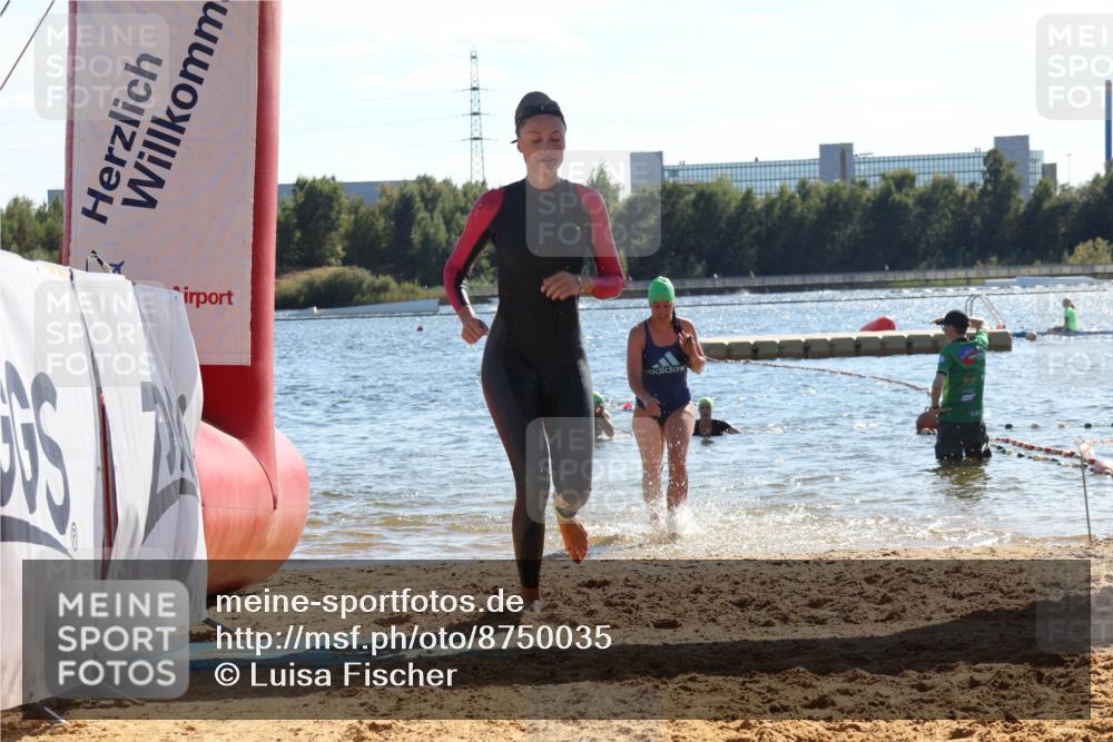 07.09.2025 - 19. Norderstedt Triathlon Luisa Fischer http://msf.ph/oto/8750035 07.09.2025 15:16:49 Schwimmen 941, 957, 1418 meine-sportfotos.de