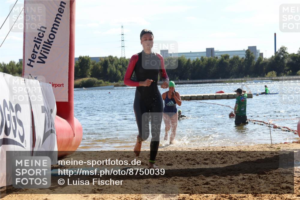 07.09.2025 - 19. Norderstedt Triathlon Luisa Fischer http://msf.ph/oto/8750039 07.09.2025 15:16:50 Schwimmen 941, 957, 1418 meine-sportfotos.de