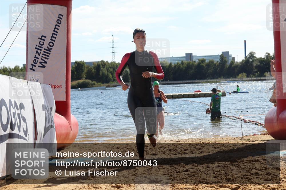 07.09.2025 - 19. Norderstedt Triathlon Luisa Fischer http://msf.ph/oto/8750043 07.09.2025 15:16:50 Schwimmen 941, 957, 1418 meine-sportfotos.de
