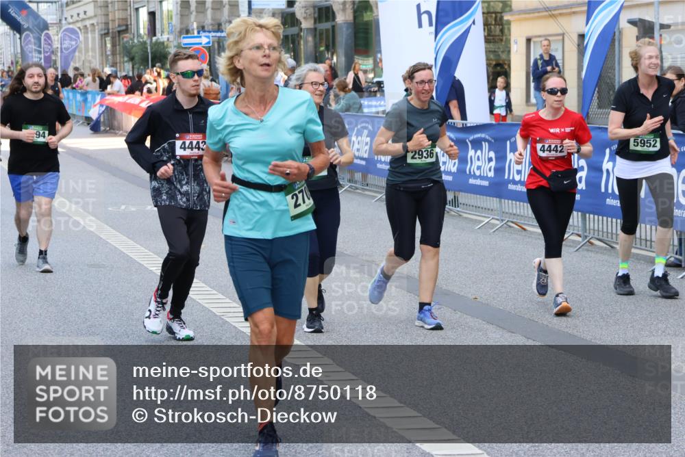 07.09.2025 - BARMER Alsterlauf Strokosch-Dieckow http://msf.ph/oto/8750118 07.09.2025 10:15:41 Ziel 2321, 2343, 2354, 2407, 2690, 2943, 2961, 2974, 3014, 3061, 3429, 3430, 3539, 3621, 3648, 3649, 3742, 3772, 3817, 4221, 4315, 4468, 4538, 4719, 4720, 4768, 5121, 5563, 8222 meine-sportfotos.de