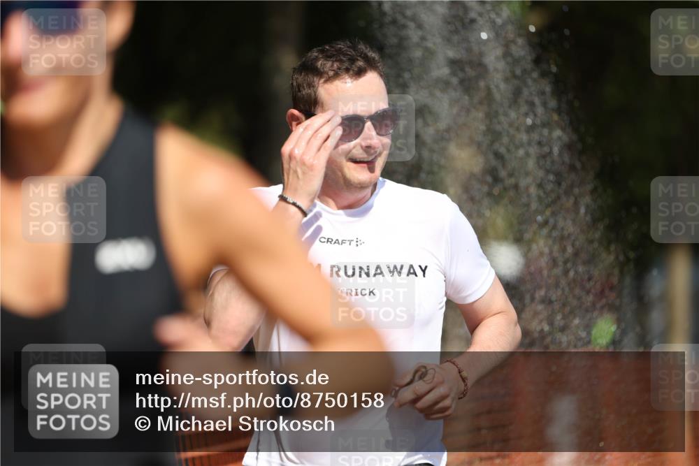 07.09.2025 - 19. Norderstedt Triathlon Michael Strokosch http://msf.ph/oto/8750158 07.09.2025 12:42:44 Laufen 244, 727, 827, 1277, 1358, 1398 meine-sportfotos.de