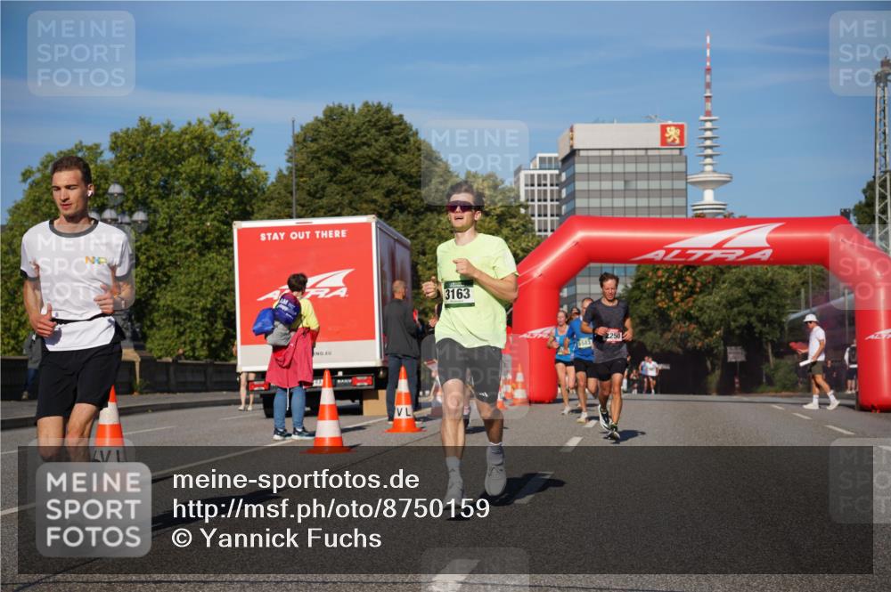 07.09.2025 - BARMER Alsterlauf Yannick Fuchs http://msf.ph/oto/8750159 07.09.2025 09:34:40 Laufen 3163, 5583, 2250 meine-sportfotos.de