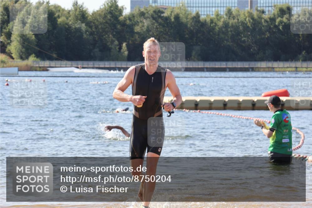 07.09.2025 - 19. Norderstedt Triathlon Luisa Fischer http://msf.ph/oto/8750204 07.09.2025 11:14:26 Schwimmen 154, 746 meine-sportfotos.de