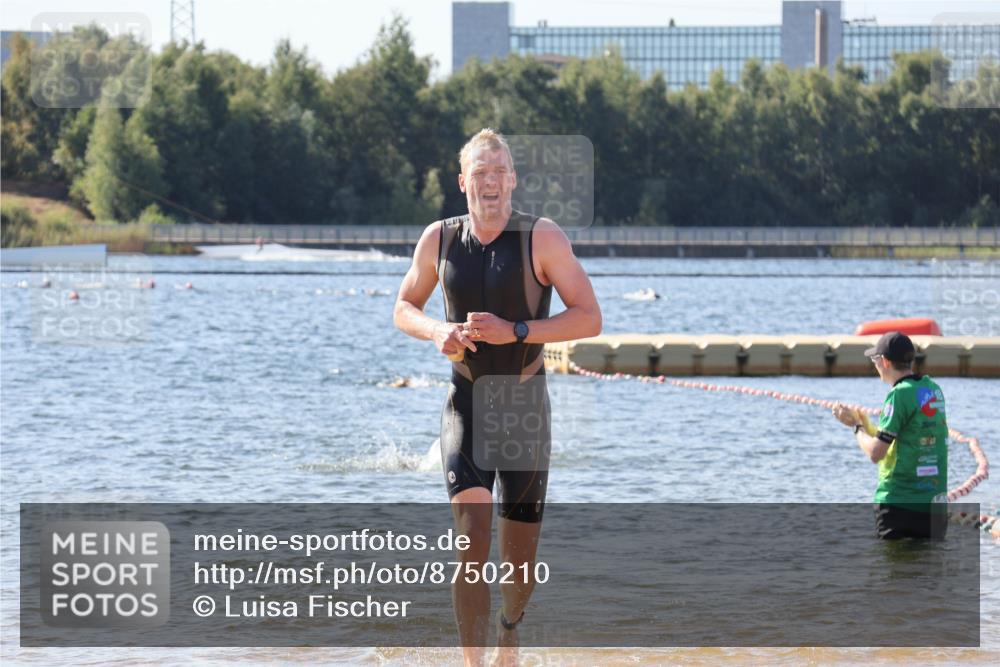 07.09.2025 - 19. Norderstedt Triathlon Luisa Fischer http://msf.ph/oto/8750210 07.09.2025 11:14:26 Schwimmen 154, 746 meine-sportfotos.de