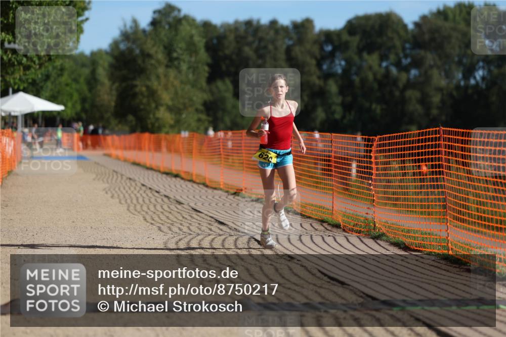 07.09.2025 - 19. Norderstedt Triathlon Michael Strokosch http://msf.ph/oto/8750217 07.09.2025 09:52:47 Laufen 620 meine-sportfotos.de