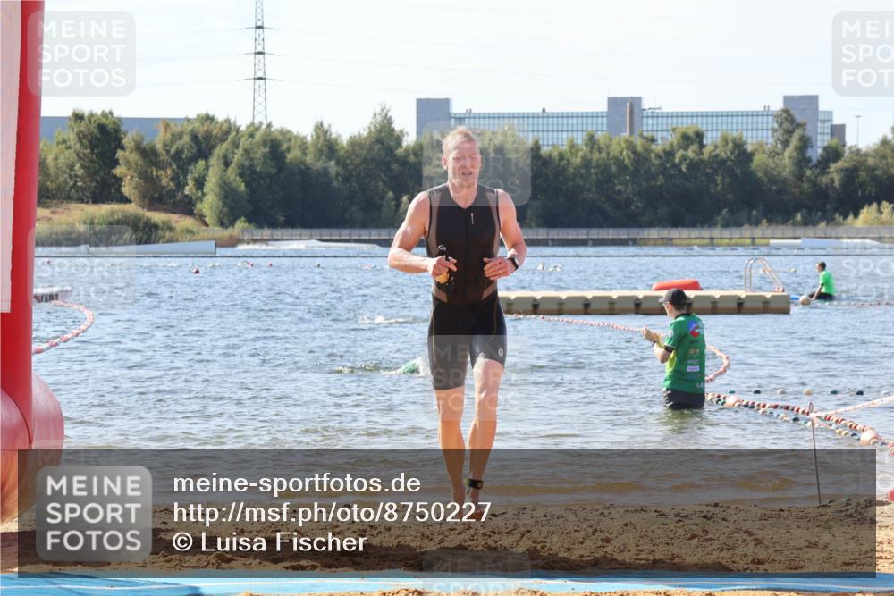 07.09.2025 - 19. Norderstedt Triathlon Luisa Fischer http://msf.ph/oto/8750227 07.09.2025 11:14:27 Schwimmen 154, 746 meine-sportfotos.de