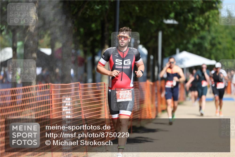 07.09.2025 - 19. Norderstedt Triathlon Michael Strokosch http://msf.ph/oto/8750229 07.09.2025 12:43:07 Laufen 732, 1294, 1351 meine-sportfotos.de