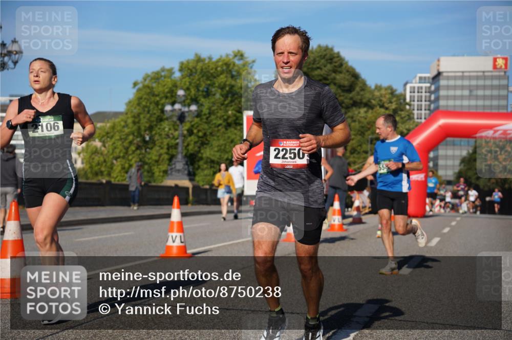 07.09.2025 - BARMER Alsterlauf Yannick Fuchs http://msf.ph/oto/8750238 07.09.2025 09:34:44 Laufen 2106, 1636, 2250, 558 meine-sportfotos.de