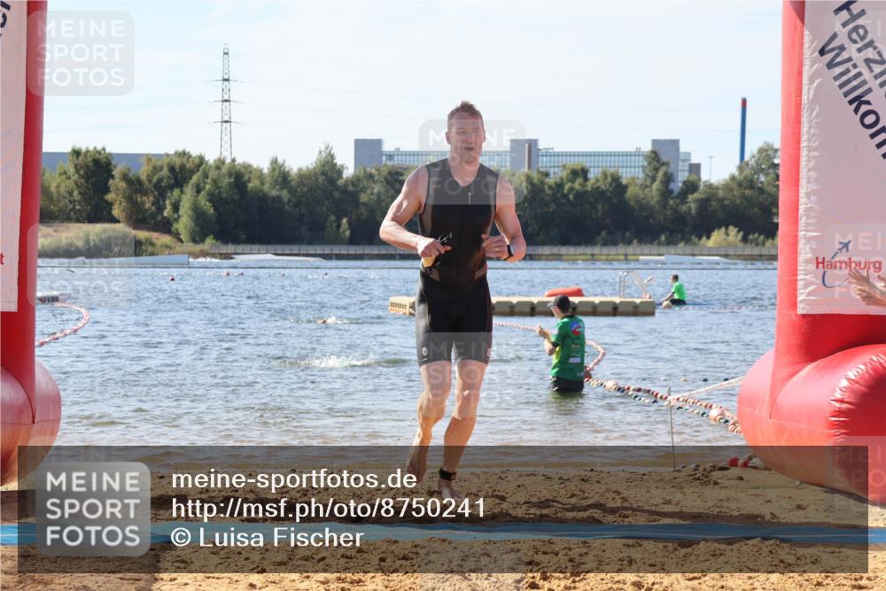 07.09.2025 - 19. Norderstedt Triathlon Luisa Fischer http://msf.ph/oto/8750241 07.09.2025 11:14:28 Schwimmen 154, 746 meine-sportfotos.de