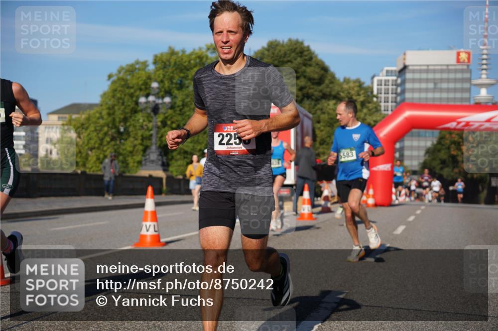 07.09.2025 - BARMER Alsterlauf Yannick Fuchs http://msf.ph/oto/8750242 07.09.2025 09:34:44 Laufen 225, 5583 meine-sportfotos.de