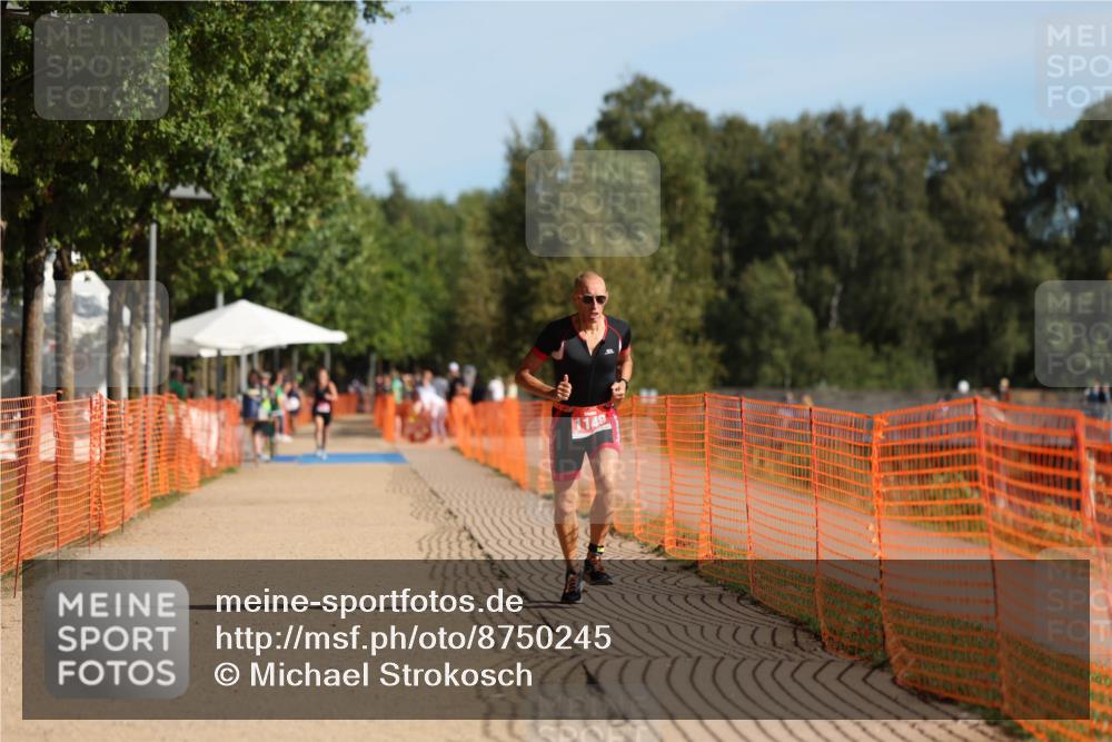 07.09.2025 - 19. Norderstedt Triathlon Michael Strokosch http://msf.ph/oto/8750245 07.09.2025 10:29:41 Laufen 1148 meine-sportfotos.de
