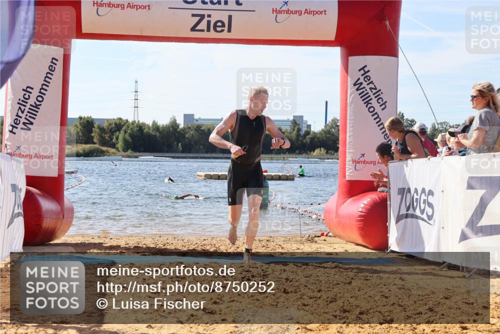 07.09.2025 - 19. Norderstedt Triathlon Luisa Fischer http://msf.ph/oto/8750252 07.09.2025 11:14:29 Schwimmen 154 meine-sportfotos.de