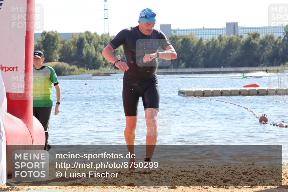 07.09.2025 - 19. Norderstedt Triathlon Luisa Fischer http://msf.ph/oto/8750299 07.09.2025 15:19:33 Schwimmen 371, 386, 1452 meine-sportfotos.de