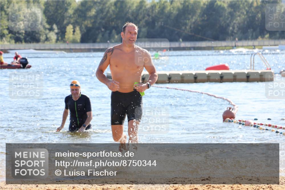 07.09.2025 - 19. Norderstedt Triathlon Luisa Fischer http://msf.ph/oto/8750344 07.09.2025 15:23:45 Schwimmen 1448 meine-sportfotos.de