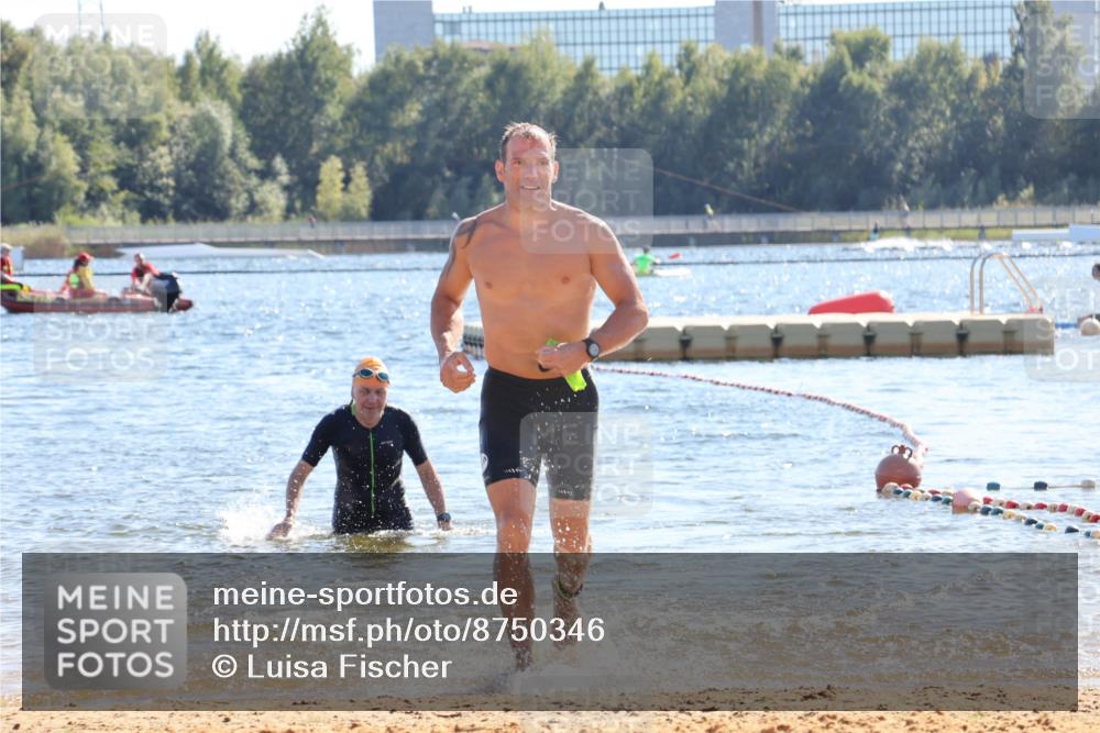 07.09.2025 - 19. Norderstedt Triathlon Luisa Fischer http://msf.ph/oto/8750346 07.09.2025 15:23:45 Schwimmen 1448 meine-sportfotos.de