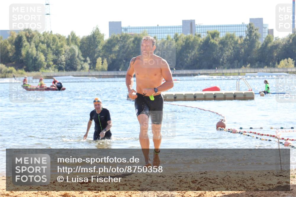 07.09.2025 - 19. Norderstedt Triathlon Luisa Fischer http://msf.ph/oto/8750358 07.09.2025 15:23:46 Schwimmen 1448 meine-sportfotos.de
