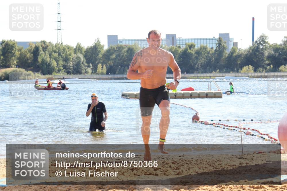 07.09.2025 - 19. Norderstedt Triathlon Luisa Fischer http://msf.ph/oto/8750366 07.09.2025 15:23:47 Schwimmen 1448 meine-sportfotos.de
