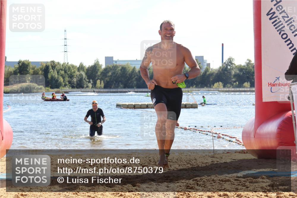 07.09.2025 - 19. Norderstedt Triathlon Luisa Fischer http://msf.ph/oto/8750379 07.09.2025 15:23:48 Schwimmen 1448 meine-sportfotos.de