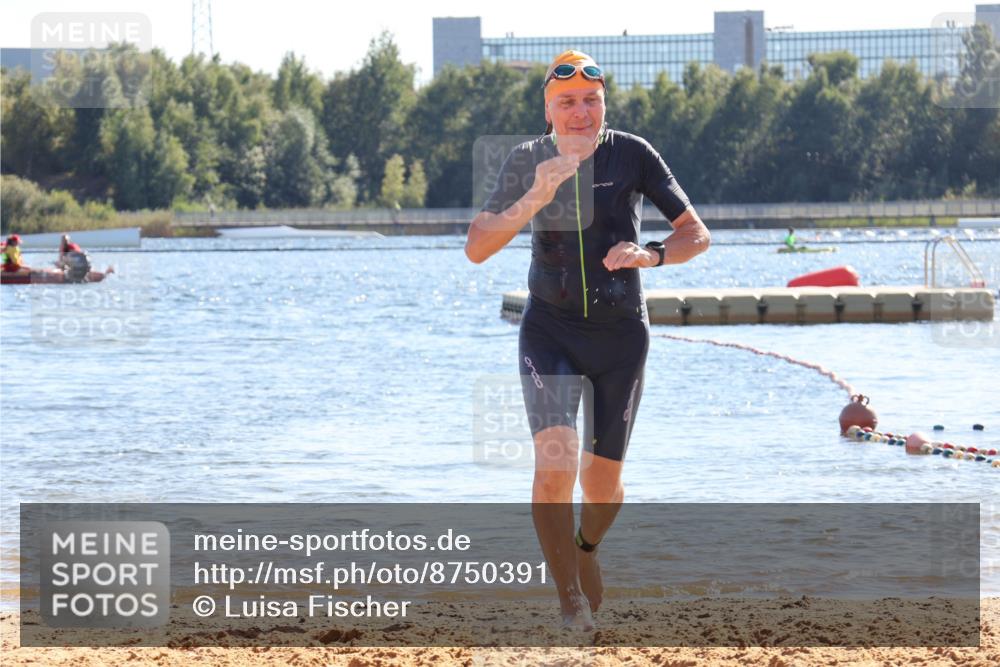 07.09.2025 - 19. Norderstedt Triathlon Luisa Fischer http://msf.ph/oto/8750391 07.09.2025 15:23:54 Schwimmen 1437, 1448 meine-sportfotos.de