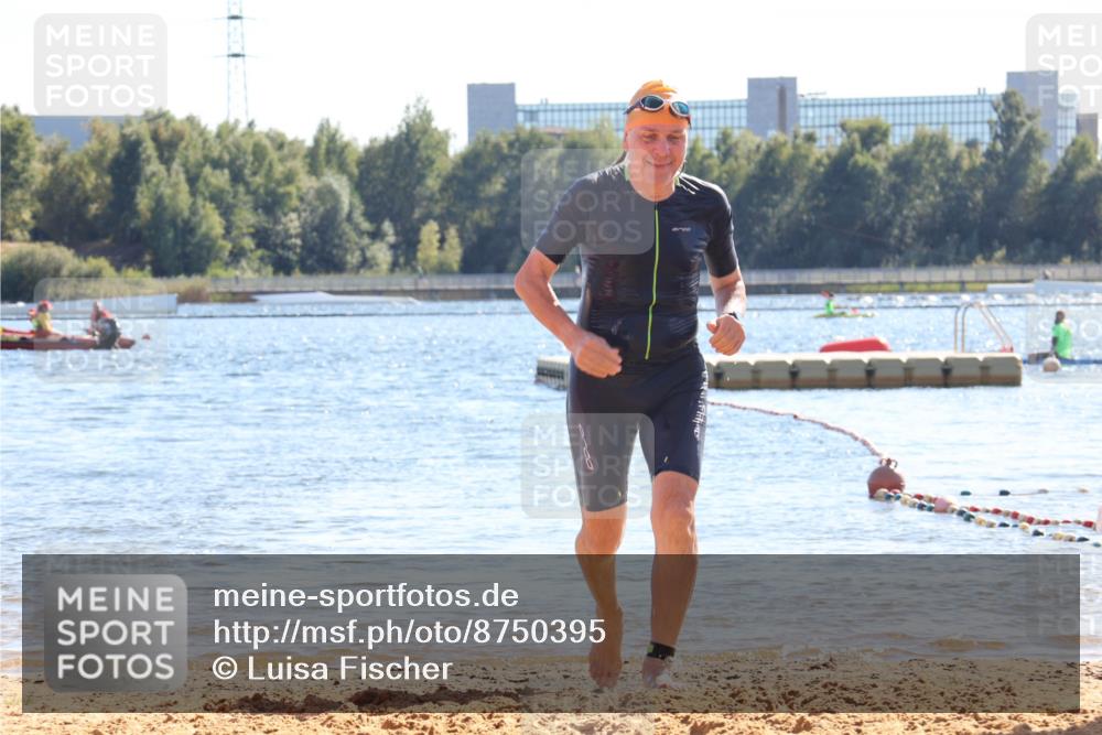 07.09.2025 - 19. Norderstedt Triathlon Luisa Fischer http://msf.ph/oto/8750395 07.09.2025 15:23:54 Schwimmen 1437, 1448 meine-sportfotos.de