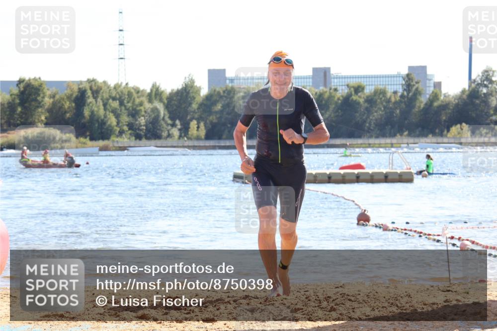 07.09.2025 - 19. Norderstedt Triathlon Luisa Fischer http://msf.ph/oto/8750398 07.09.2025 15:23:55 Schwimmen 1437, 1448 meine-sportfotos.de