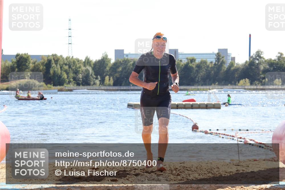 07.09.2025 - 19. Norderstedt Triathlon Luisa Fischer http://msf.ph/oto/8750400 07.09.2025 15:23:55 Schwimmen 1437, 1448 meine-sportfotos.de