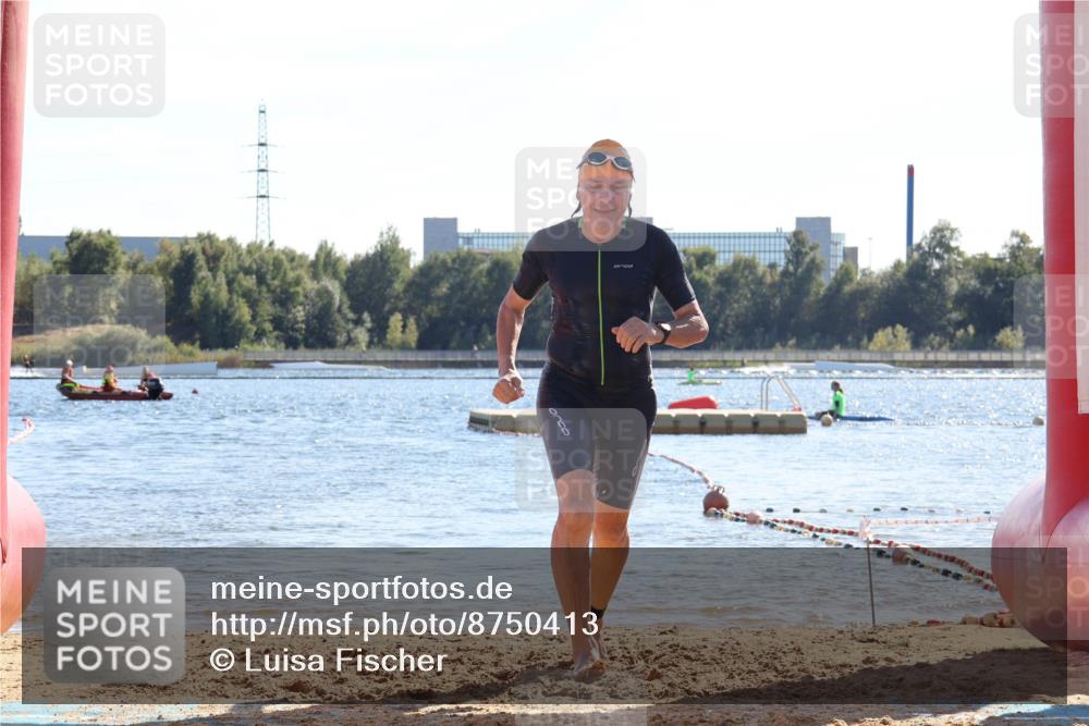 07.09.2025 - 19. Norderstedt Triathlon Luisa Fischer http://msf.ph/oto/8750413 07.09.2025 15:23:55 Schwimmen 1437, 1448 meine-sportfotos.de