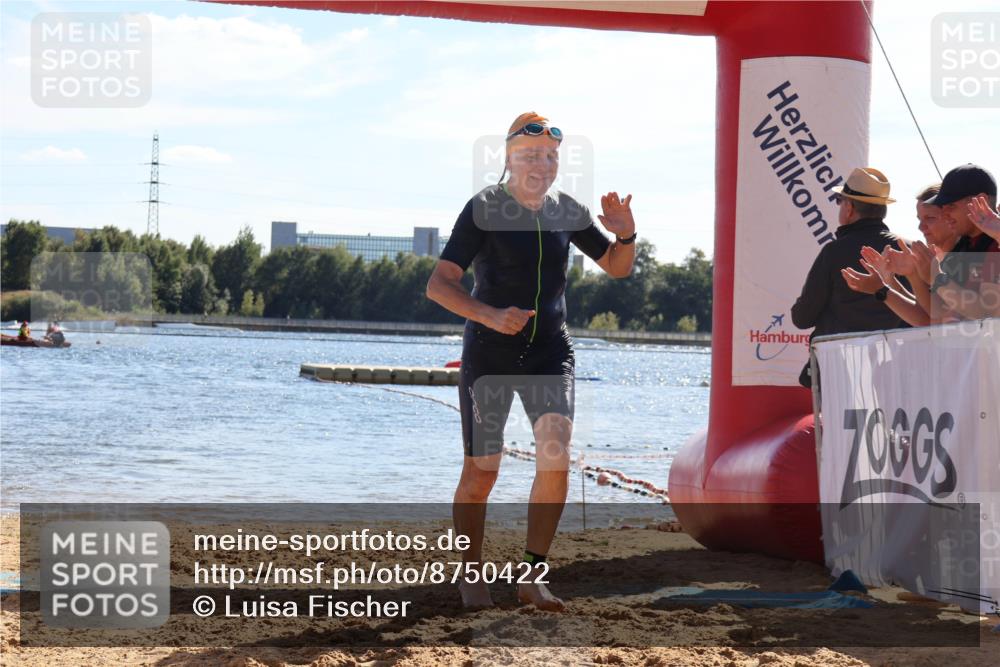 07.09.2025 - 19. Norderstedt Triathlon Luisa Fischer http://msf.ph/oto/8750422 07.09.2025 15:23:56 Schwimmen 1437, 1448 meine-sportfotos.de
