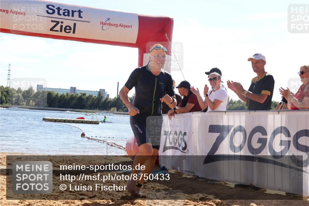 07.09.2025 - 19. Norderstedt Triathlon Luisa Fischer http://msf.ph/oto/8750433 07.09.2025 15:23:57 Schwimmen 1437, 1448 meine-sportfotos.de