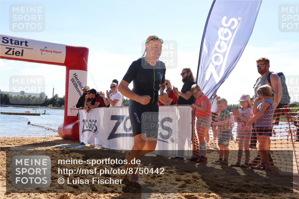 07.09.2025 - 19. Norderstedt Triathlon Luisa Fischer http://msf.ph/oto/8750442 07.09.2025 15:23:58 Schwimmen 1437, 1448 meine-sportfotos.de