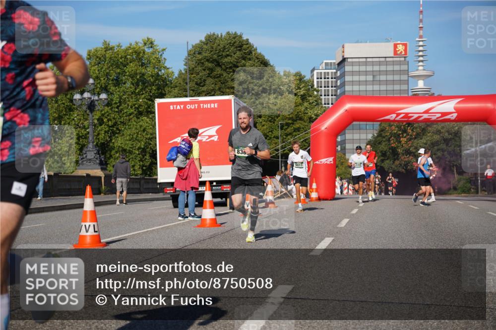 07.09.2025 - BARMER Alsterlauf Yannick Fuchs http://msf.ph/oto/8750508 07.09.2025 09:34:56 Laufen 838, 6013 meine-sportfotos.de