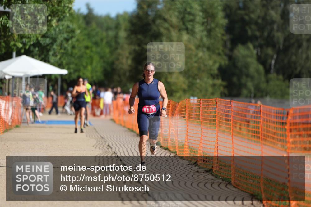 07.09.2025 - 19. Norderstedt Triathlon Michael Strokosch http://msf.ph/oto/8750512 07.09.2025 10:30:15 Laufen 1111 meine-sportfotos.de