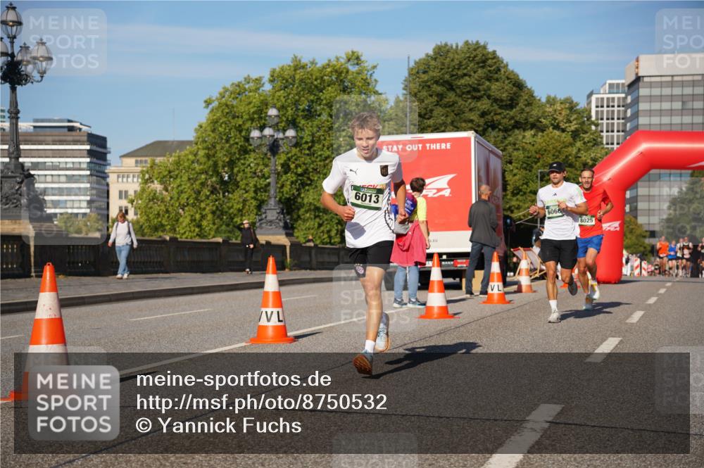 07.09.2025 - BARMER Alsterlauf Yannick Fuchs http://msf.ph/oto/8750532 07.09.2025 09:34:59 Laufen 6013, 6066, 8025 meine-sportfotos.de