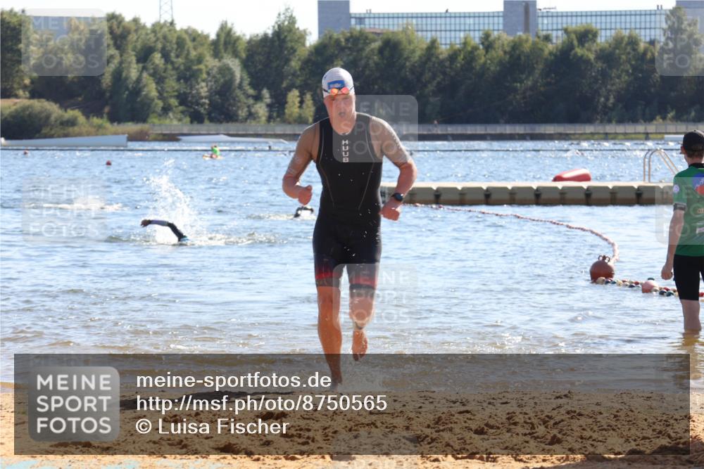 07.09.2025 - 19. Norderstedt Triathlon Luisa Fischer http://msf.ph/oto/8750565 07.09.2025 15:27:22 Schwimmen 508 meine-sportfotos.de
