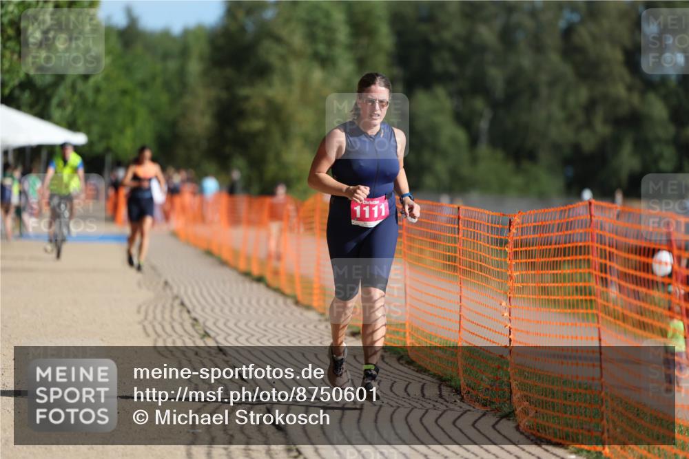 07.09.2025 - 19. Norderstedt Triathlon Michael Strokosch http://msf.ph/oto/8750601 07.09.2025 10:30:18 Laufen 1111 meine-sportfotos.de