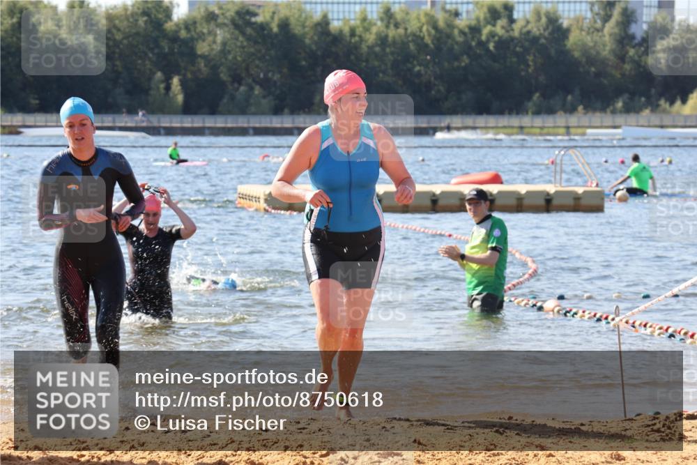 07.09.2025 - 19. Norderstedt Triathlon Luisa Fischer http://msf.ph/oto/8750618 07.09.2025 11:16:19 Schwimmen 793, 1334 meine-sportfotos.de