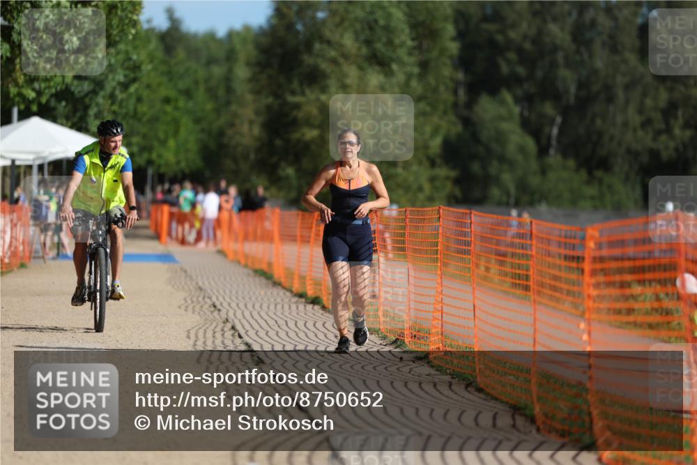 07.09.2025 - 19. Norderstedt Triathlon Michael Strokosch http://msf.ph/oto/8750652 07.09.2025 10:30:24 Laufen 1111, 1144 meine-sportfotos.de