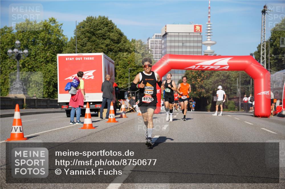 07.09.2025 - BARMER Alsterlauf Yannick Fuchs http://msf.ph/oto/8750677 07.09.2025 09:35:11 Laufen 5120, 4652 meine-sportfotos.de
