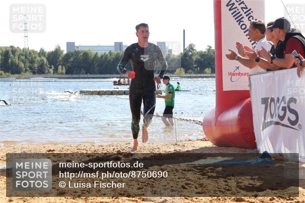 07.09.2025 - 19. Norderstedt Triathlon Luisa Fischer http://msf.ph/oto/8750690 07.09.2025 15:27:56 Schwimmen 517, 537 meine-sportfotos.de