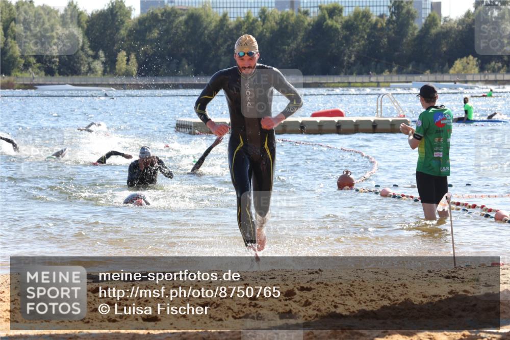 07.09.2025 - 19. Norderstedt Triathlon Luisa Fischer http://msf.ph/oto/8750765 07.09.2025 15:28:21 Schwimmen 498, 550 meine-sportfotos.de
