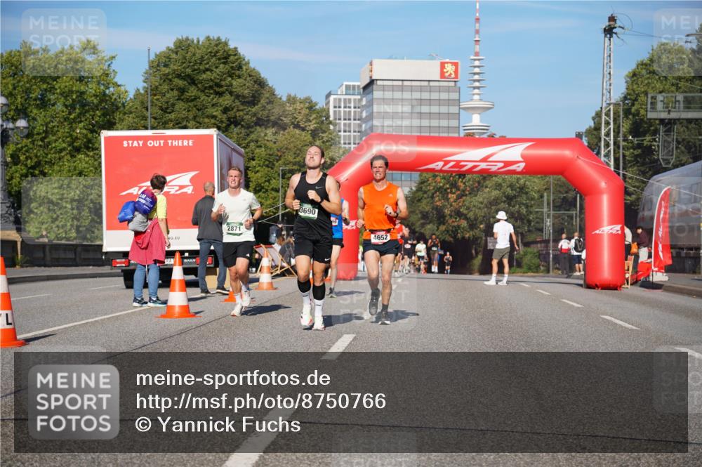 07.09.2025 - BARMER Alsterlauf Yannick Fuchs http://msf.ph/oto/8750766 07.09.2025 09:35:13 Laufen 1, 2871, 3690, 4652 meine-sportfotos.de