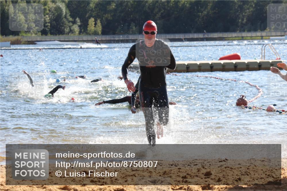 07.09.2025 - 19. Norderstedt Triathlon Luisa Fischer http://msf.ph/oto/8750807 07.09.2025 15:28:26 Schwimmen 498, 499, 513, 550 meine-sportfotos.de