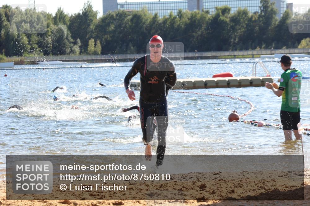 07.09.2025 - 19. Norderstedt Triathlon Luisa Fischer http://msf.ph/oto/8750810 07.09.2025 15:28:26 Schwimmen 498, 499, 513, 550 meine-sportfotos.de